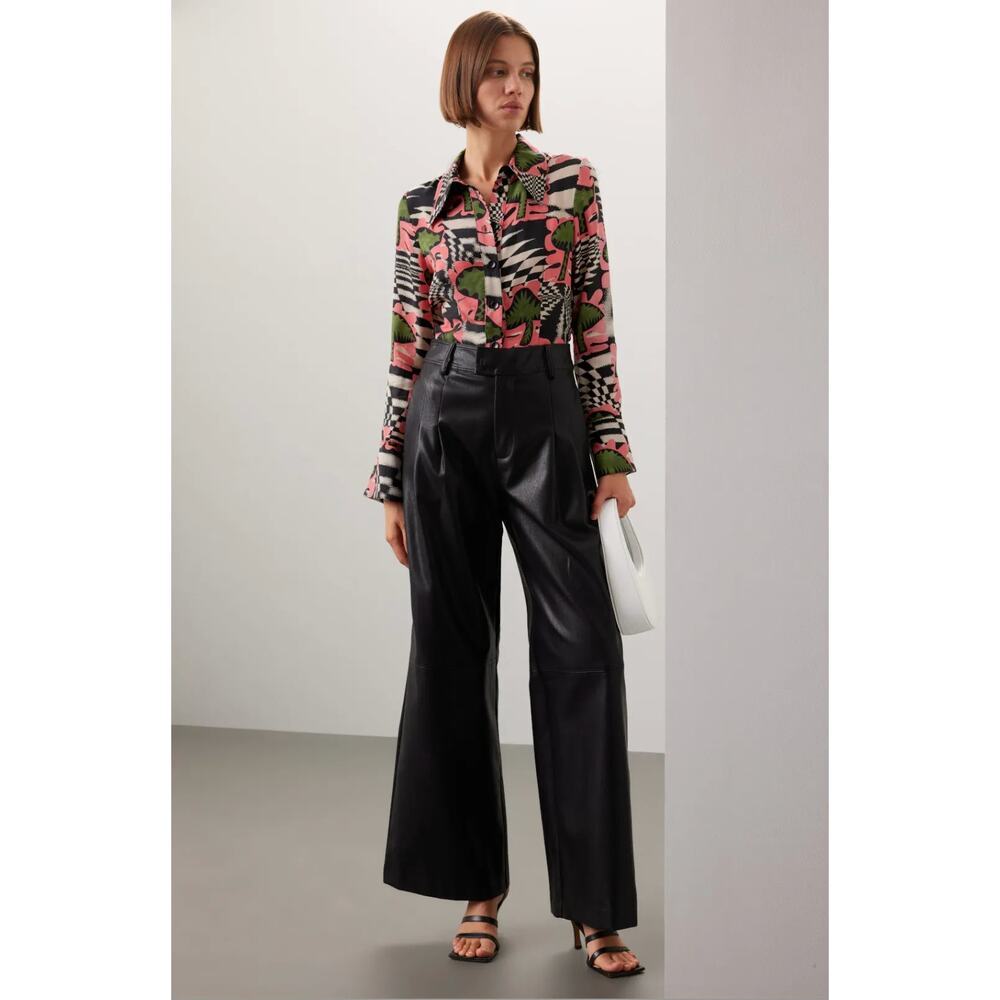 Untitled in Motion Gildas Top Abstract Print Tencel Blouse Button Up Sz L